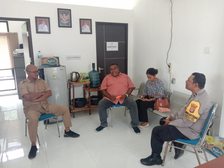 Giat, Selasa 04 April 2023 1. Sosialisasi Adipura Kecamatan Samarinda Utara (Pelopor Bungas Peradaban Award 2023, Silahturahmi mengenai Cafe Sweet Memories di RT 07, & Peninjauan Ulang lokasi tanah di Blok R RT 01