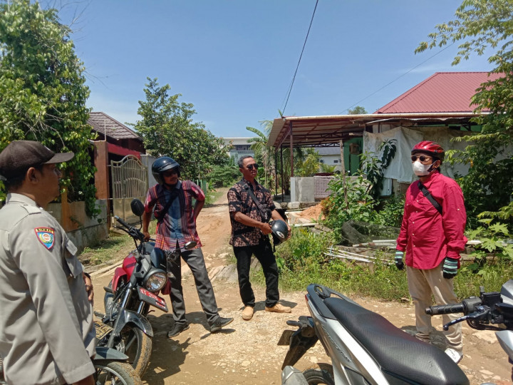 Giat, Kamis, 06 April 2023  Peninjauan lokasi yang hendak Pengecoran di Jl. AW Syahrani Gang 4 Blok W RT 01 Kelurahan Sempaja Barat di hadiri Kasi Tapem beserta staf, Bhabinkamtibmas dan Ketua RT.