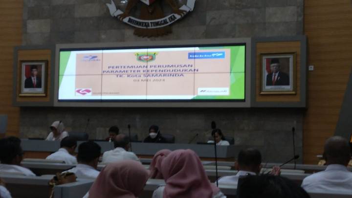 Giat, Rabu - 03 Mei 2023, Menghadiri rapat perumusan parameter kependudukan di ruang rapat Mangkupalas Lt II balaikota Samarinda di hadiri Kasi Tapem