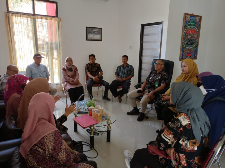 Giat Kamis, 4 Mei 2023 Rapat Koordinasi Persiapan Kegiatan Probebaya Thn 2023 di Kelurahan Sempaja Barat di Hadiri Lurah, Seklur, Kasi Kesra, Kasi Ekbang, LPM, Ketua Pokmas dan Anggota, Pendamping Infrastruktur dan Non Infrastruktur