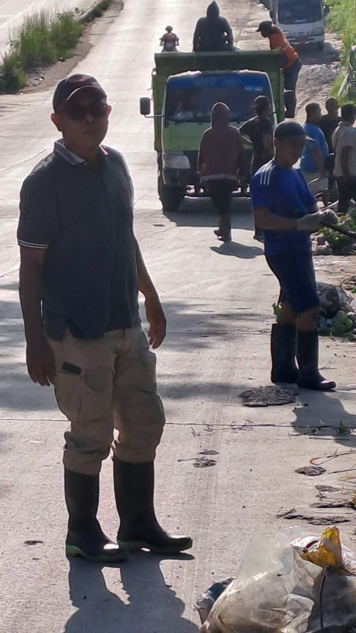 Giat Minggu, 7 Mei 2023 1. Gotong Royong Jl. HM. Ardans Ring Road RT  12 dan Jl. A. Wahab Syahranie RT. 01 Kel. Sempaja Barat  beserta  warga & rekan2 dari DLH Kota Samarinda & Pemasangan Banner