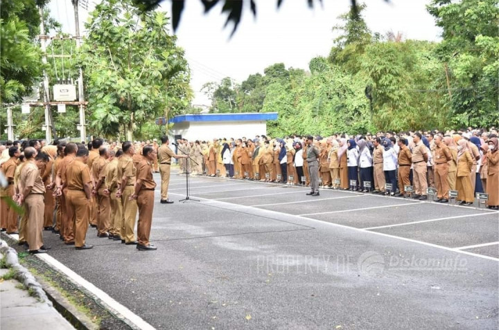Giat, Senin 08 Mei 2023 1. Melaksanakan Apel Pagi sekaligus Halal Bihalal di Lingkungan Balaikota Samarinda di Pimpin langsung dgn Pak Andi Harun Walikota Samarinda dihadiri Lurah & apel pagi di Lingkungan Kelurahan