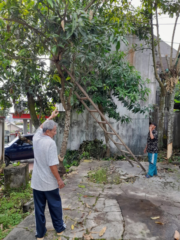 Giat, Minggu 21 Mei 2023  Melakukan Kerja bakti Rutin Kegiatan Gotong Royong di RT 04, 08, 09 dan RT 12 pada wilayah Kelurahan Sempaja Barat.
