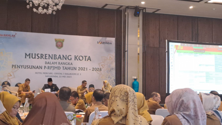 Giat, Senin 22 Mei 2023 1. Konsultasi tentang Migrasi Meter Listrik ke kantor PLN kota & 2. Melaksanakan Rapat Musrembang Kota dalam rangka penyusunan P-RPJMD Tahun 2021-2026 di Hotel Mercure Kota Samarinda