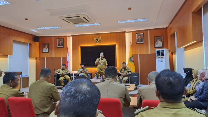 Selasa, 23 Mei 2023 Menghadiri rapat Pembukaan Lomba Presentasi Evaluasi Perkembangan Desa serta Lomba dan Kelurahan (EPDESKEL) Lomba Kelurahan Tingkat Kota Samarinda Tahun 2023