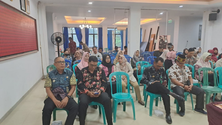 Giat, Jumat 26 Mei 2023 1. menghadiri rapat Rembuk stunting kecamatan Samarinda Utara di Aula kecamatan Samarinda Utara dihadiri Lurah dan Ketua TP PKK Sempaja Barat