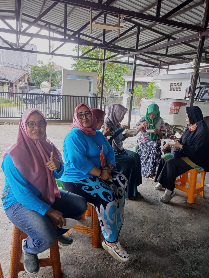 Giat, Sabtu 27 Mei 2023, Monitoring Pelayanan posyandu Lansia Bintang pemeriksaan Diabetes, kolesterol dan asam urat di perum kayu manis.