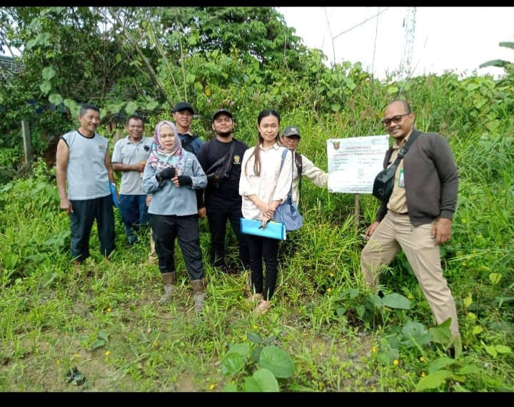 Giat, Senin 29 Mei 2023, Peninjauan Lapangan di Jl. AW Syahrani GG Viki RT 02 dihadiri Kasi Tapem beserta staf dan Ketua RT 02.