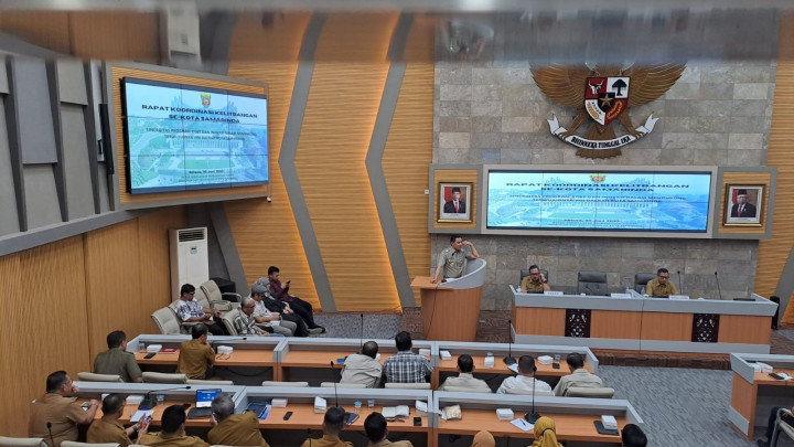 Giat, Selasa 06 Juni 2023 1. Menghadiri Rapat Koordinasi Kelitbangan se-kota Samarinda pemimpin Rapat Bapak H. Andi Harun Walikota Samarinda di hadiri Lurah.