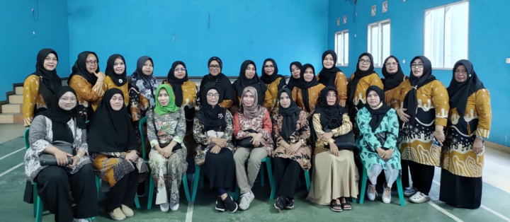 Giat, Kamis 08 Juni 2023,  Menghadiri rapat Pembinaan Poktan di Gedung Aula kehutanan jalan Dayak Modang di hadiri seluruh Kader PKK Kelurahan Sempaja Barat
