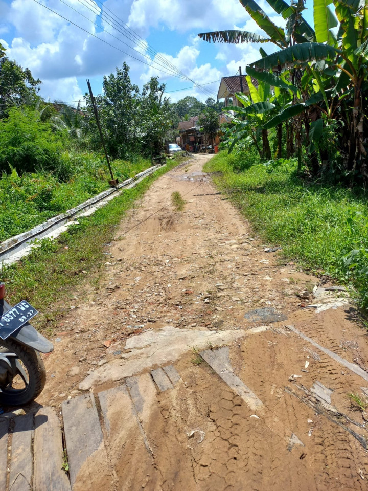 Giat, Kamis 08 Juni 2023,  Meninjau Lokasi kegiatan Sapras Probebaya tahun 2023 di RT 03, RT 05 dan RT 12 dihadiri Kasi Ekobang dan Pendamping.