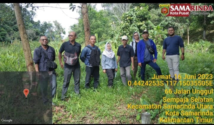 Peninjauan dan pengukuran lokasi pengajuan sertifikat di Jl. AW. Syahrani 4 Blok J RT 01 & Peninjauan dan pengukuran lokasi pendaftaran IMTN di Jl. KH Wahid Hasyim GG. Unggul RT 10 di hadiri Kasi Tapem beserta staf dan Ketua RT 10.