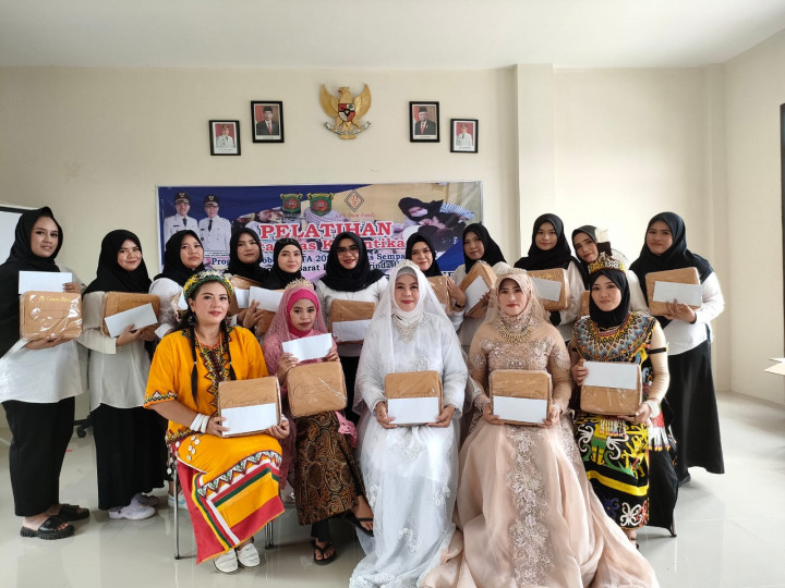 Senin 19 Juni 2023 Giat Probebaya bidang Pemberdayaan Masyarakat Pelatihan Tata Rias hari Terakhir untuk RT 01, RT 04, RT 06, RT 7, RT 08 dan RT 11, Pelatihan AC pada RT 01, RT 3, RT 5, RT 6, RT 10 dan RT 12 ,Pelatihan Dasawisma Eco Print di RT 01