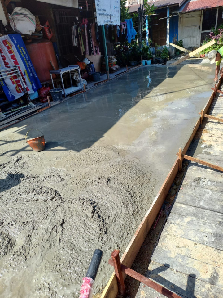 Senin 19 Juni 2023, Monitoring Kegiatan Probebaya bidang Sapras  Semenisasi Jl. KH. Wahid Hasyim 2 Gg. H. Bahrun tembus Gg. Anggrek RT 03.