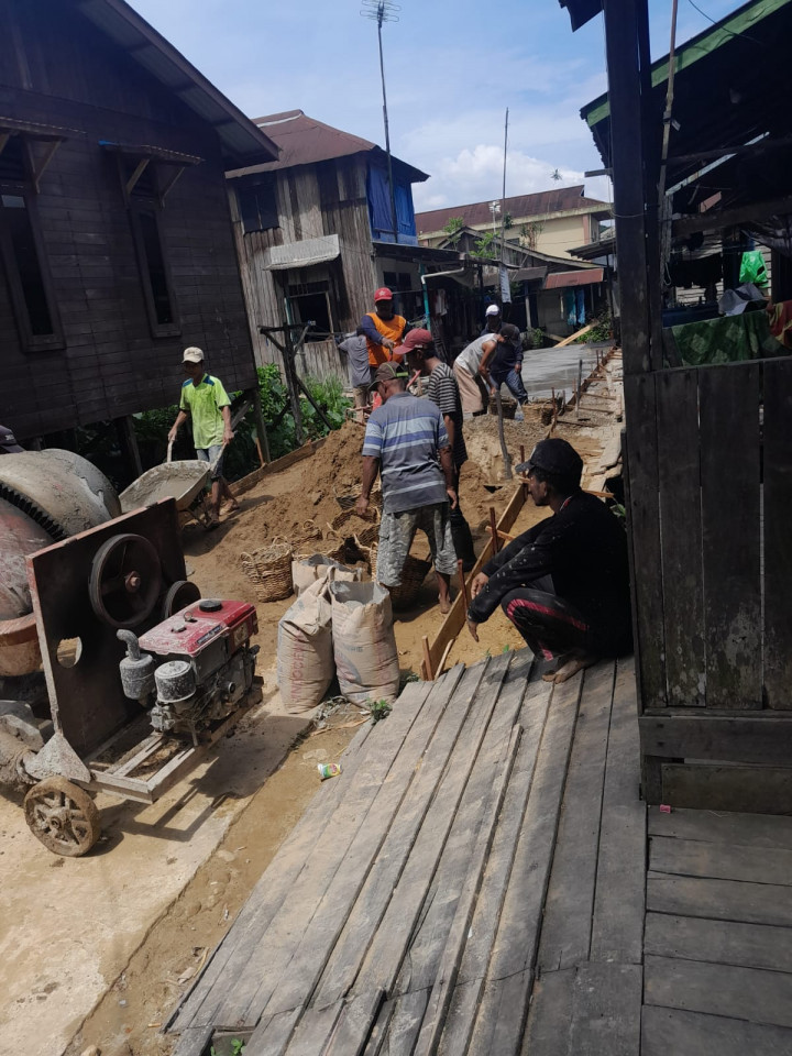 Senin 19 Juni 2023, Monitoring Kegiatan Probebaya bidang Sapras  Semenisasi Jl. KH. Wahid Hasyim 2 Gg. H. Bahrun tembus Gg. Anggrek RT 03.