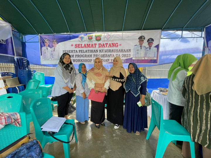 Rabu 21 Juni 2023 Kegiatan Probebaya bidang Pemberdayaan Masyarakat, Pelatihan Dasawisma Eco Print di RT 03, Pelatihan Tata Boga di SMK 3 Samarinda, Pelatihan Tata Busana (Menjahit) di SMK 3 Samarinda.