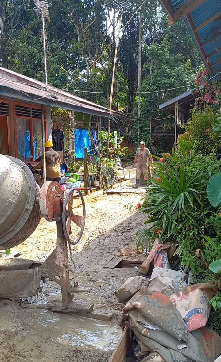 Rabu 21 Juni 2023, Monitoring Kegiatan Probebaya bidang Sapras  Semenisasi Jl. KH. Wahid Hasyim 2 Gg. H. Bahrun tembus Gg. Anggrek RT 03.