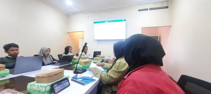 Rabu 21 Juni 2023, Menghadiri Rapat Asistensi dan Verifikasi Penyusunan Daftar Informasi Publik Tahun 2023 dihadiri Operator Bu Emma 5. Menghadiri serah terima jabatan dilingkungan Kecamatan Samarinda Utara dihadiri Lurah dan Ketua TP PKK kelurahan.