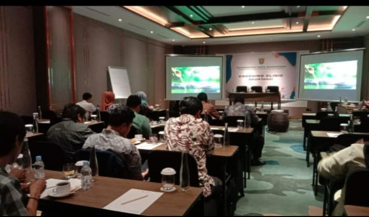 Giat Kamis 22 Juni 2023,  Rapat Coaching Clinic Akuntansi Pengeluaran Laporan Bulanan Bendahara Pengeluaran dan Laporan Persedian di Hotel Fugo Samarinda di hadiri Plh. Seklur Bendahara barang, Bendahara Pengeluaran dan Staf.