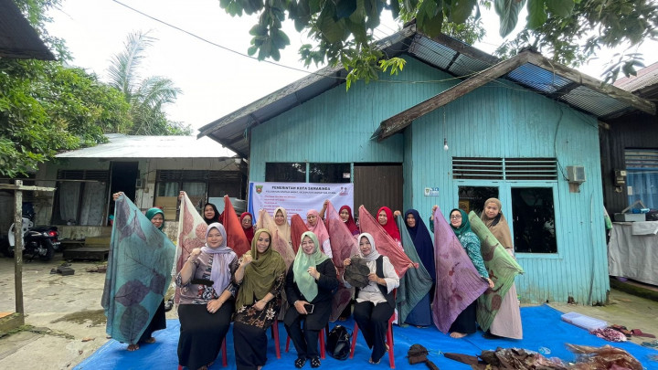 Kamis 22 Juni 2023 Kegiatan Probebaya bidang Pemberdayaan Masyarakat, Pelatihan Dasawisma Eco Print di RT 04, Pelatihan Tata Busana (Menjahit) di SMK 3 Samarinda.