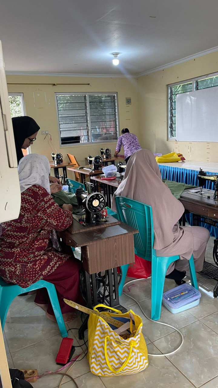 Jumat 23 Juni 2023 Kegiatan Probebaya bidang Pemberdayaan Masyarakat. Pelatihan Dasawisma Eco Print di RT 05 dan RT 06, Pelatihan Barista & Pelatihan Tata Busana (Menjahit) di SMK 3 Samarinda.
