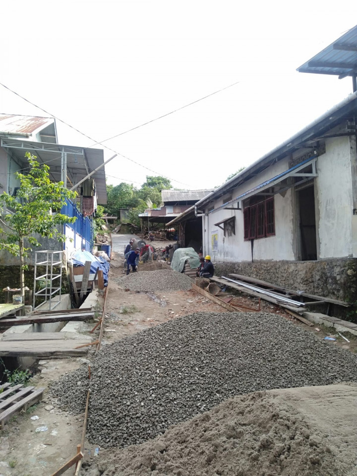 Senin 26 Juni 2023 Monitoring Kegiatan Probebaya bidang Sapras Semenisasi Jl. HM. Ardans RT 12 dihadiri ketua RT 12, ketua LPM, Ketua pokmas berserta anggota.