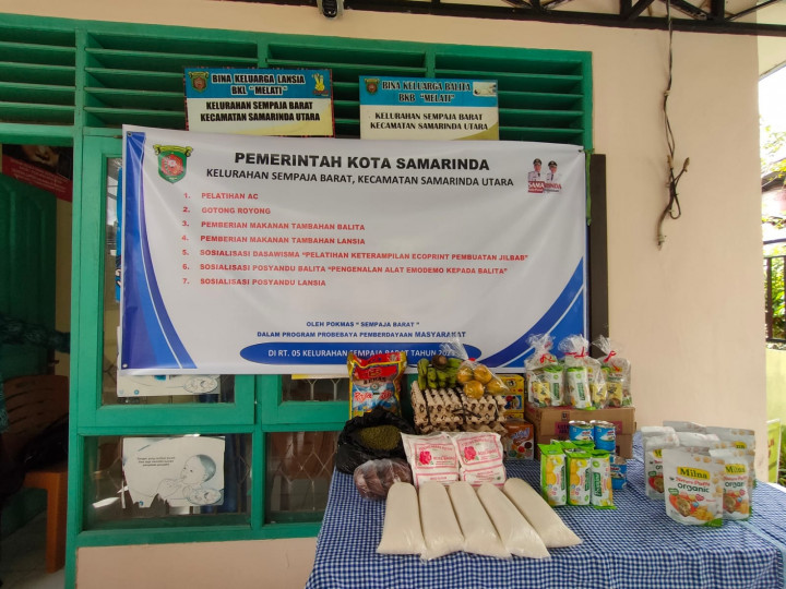 Giat Sabtu 01 Juli 2023 Penyerahan kepada posyandu Melati Balita pemberi makanan tambahan Balita dan dan Peragaan Alat Emodemo RT 05. 5. Penyerahan bantuan sembako dan anak sekolah di RT 07.
