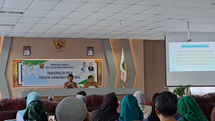 Giat, Selasa 04 Juli 2023 - Menghadiri Rapat Forum Konsultasi Publik penguat Layanan publik di hadiri Lurah