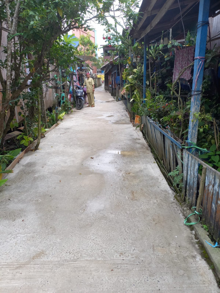 04 Juli 2023, Monitoring Kegiatan Probebaya bidang Sapras. Meninjau dan mengukur semenisasi yang telah selesai di Jl. KH Wahid Hasyim RT 03, 05 dan RT.12