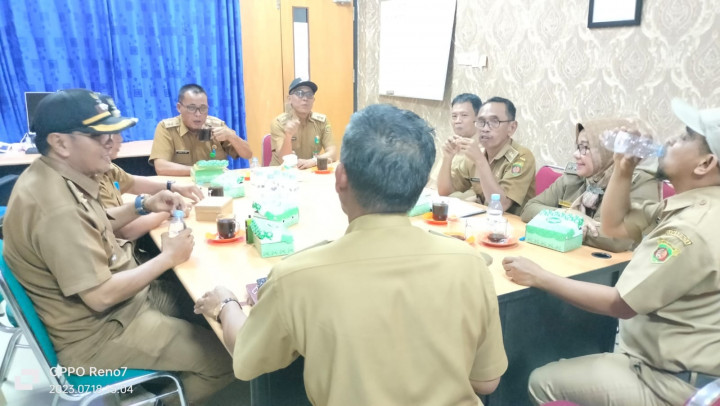 Giat, Selasa 18 Juli 2023, Peninjauan lapangan pengajuan IMTM di RT.11 di hadiri Kasi Tapem beserta sta, Pendataan ulang UMKM Industrial di wilayah RT se-kelurahan sempaja barat di hadiri staf, Menghadiri Rapat Koordinasi di Ruang Camat Samarinda Utara