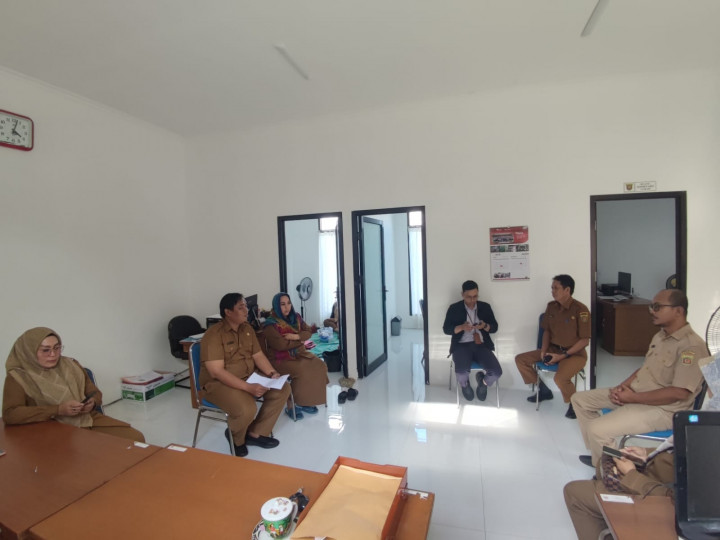 Giat, Senin 24 Juli 2023 kunjungan dari Tim Kec. Samarinda Utara Bu Sekcam, Kasi Pelayanan Umum, Kasubag Umum dan Kepegawaian  staf Koordinasi Pelaksanaan Pra Pemantauan dan Evaluasi Kinerja Penyelenggaraan Pelayanan Publik (PEKPPP) Tahun 2023