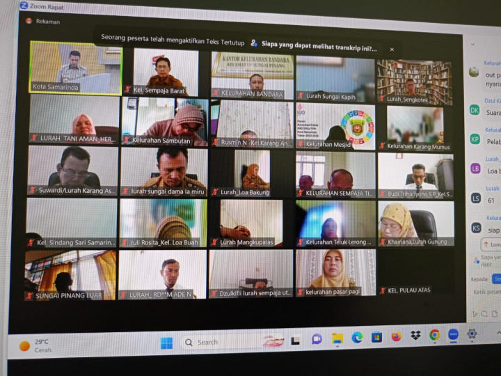 Giat, Selasa 25 Juli 2023,  Mengikuti Zoom Meeting Rakor TKPK ( Tim Koordinasi Penanggulangan Kemiskinan) di hadiri Plh. Lurah & Melakukan pembersihan sekaligus penyemprotan rumput di Area belakang kantor kelurahan sempaja barat.