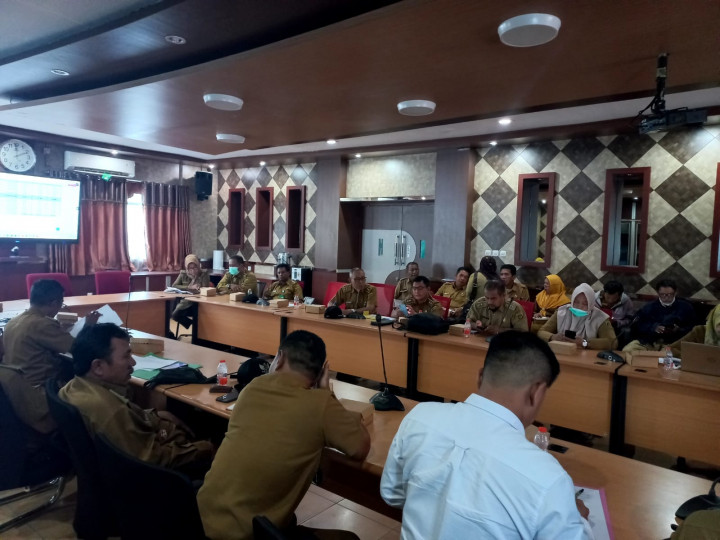 Melakukan rapat koordinasi dengan seklur, seluruh Kasi, Bendahara Penunjang atau Probebaya  & Menghadiri Rapat Koordinasi Hasil Pengendalian Evaluasi Probebaya TW 2 Tahun 2023