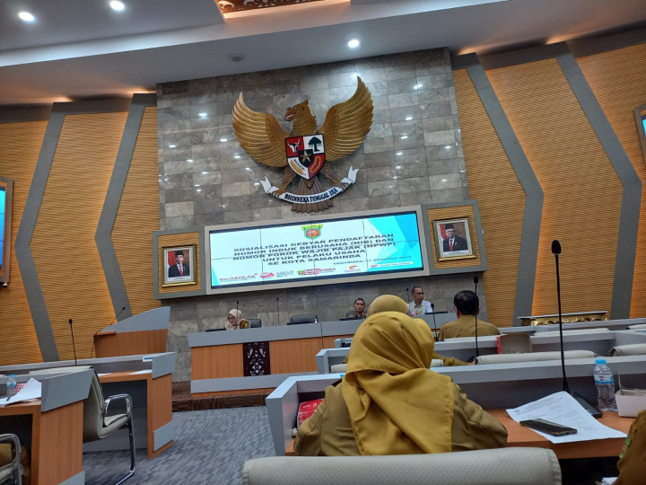 Giat 01 Agustus 2023, Mengikuti Zoom Meeting Webinar denga Tema "Pemantapan Koordinasi Tim Terpadu Pengawasan Organisasi Kemasyarakatan Dalam Menjaga Stabilitas Sosial Politik, Keamanan, Ketentraman dan Ketertiban Umum" di ikut oleh Kasi Tapem