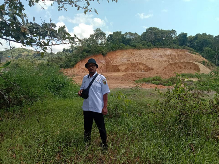 Giat, Rabu 02 Agustus 2023 1. Melakukan Pemasangan Patok di Jl. AW. Syahrani di Area Kandang Sapi di hadiri Kasi Tapem beserta staf dan perwakilan Pegawai Aset Kota Samarinda & pengecekan tanah Pemkot sebelah kantor kelurahan sempaja barat