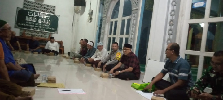 Giat Malam, Rabu 02 Agustus 2023 Pelaksanaan Pemilihan ketua RT 08 periode tahun 2023-2026 Kelurahan Sempaja Barat, Kecamatan Samarinda Utara dengan berakhirnya masa bakti ketua RT tahun 2021-2023.