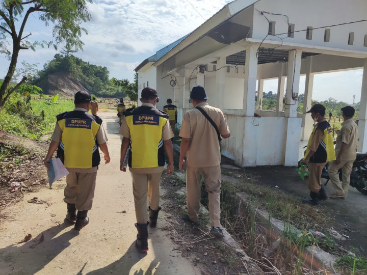 Kedatangan dari Dinas PUPR peninjauan Lahan tanah sebelah kantor kelurahan di kawal , Menata untuk aksi Perubahan pada area kantor kelurahan sempaja barat, Menghadiri Presentasi Laporan Akhir Kajian Peta Resiko kebakaran kota Samarinda.