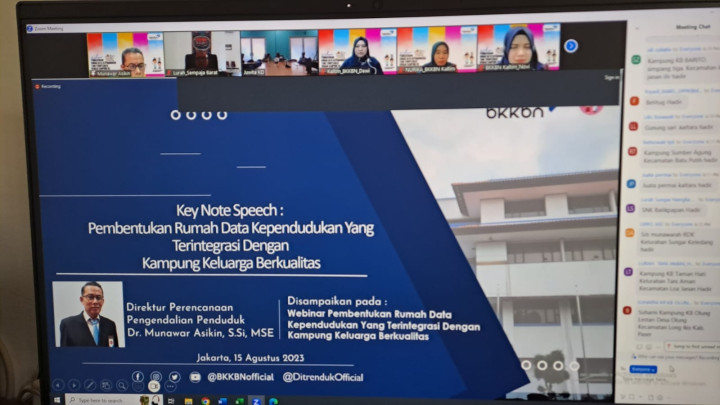 Selasa 15 Agustus 2023 1. Mengikuti Zoom Meeting Peserta Webinar pembentukan rumah data kependudukan yang terintegrasi dengan kampung keluarga berkualitas (kampung KB) &Rapat Koordinasi Evaluasi SKM ruang rapat Inspektorat daerah kota Samarinda