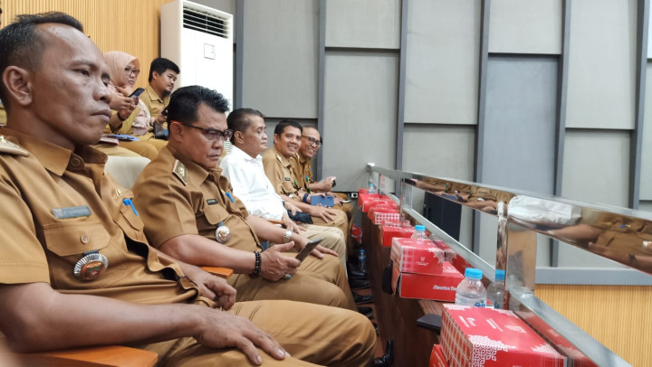 15 Agustus 2023, Menghadiri Rapat Koordinasi di ruang rapat Mangkupalas Lt 2 Balaikota di hadiri Lurah.