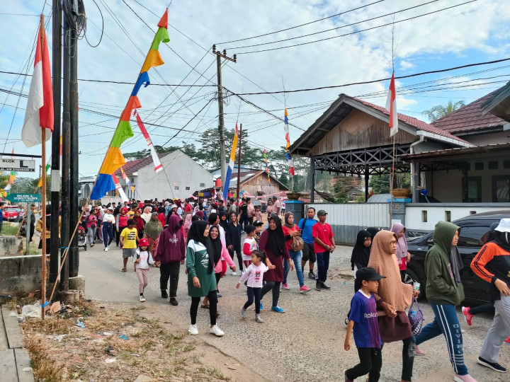 Giat, Minggu 20 Agustus 2023 Semarak HUT RI ke - 78 di Lingkungan RT Kelurahan Sempaja Barat.