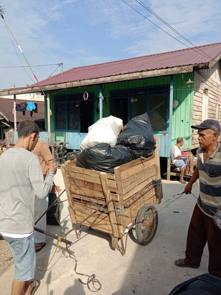 Giat, Minggu 27 Agustus 2023 Melakukan kerja bakti Rutin di wilayah RT 03, RT 11 dan RT 12 pada kelurahan sempaja barat.