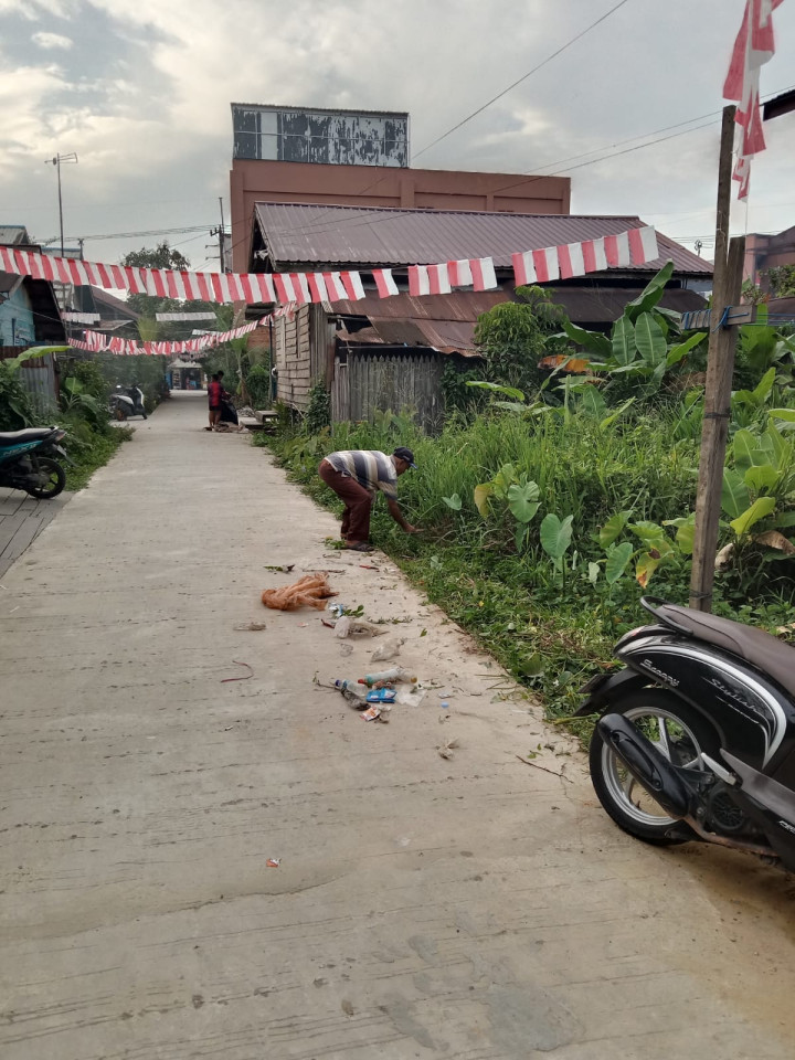 Giat, Minggu 27 Agustus 2023 Melakukan kerja bakti Rutin di wilayah RT 03, RT 11 dan RT 12 pada kelurahan sempaja barat.