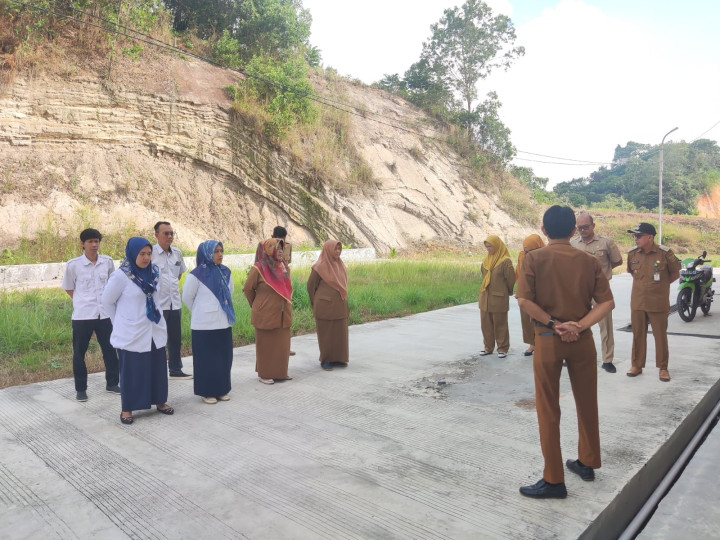 Giat, Senin 28 Agustus 2023 Melaksanakan Apel Senin Pagi di Kelurahan Sempaja Barat di pimpin oleh Seklur.