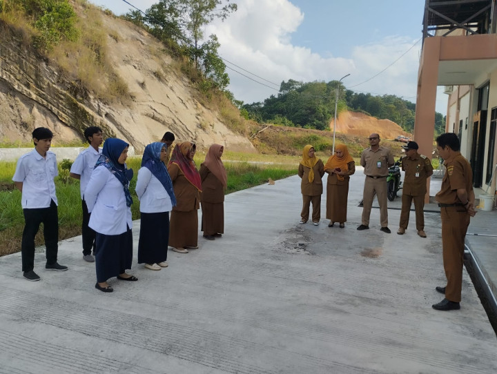 Giat, Senin 28 Agustus 2023 Melaksanakan Apel Senin Pagi di Kelurahan Sempaja Barat di pimpin oleh Seklur.