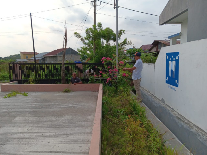 Giat, Jumat 01 September 2023 Melaksanakan kerja bakti sekaligus mencabut Umbul-umbul di area kantor kelurahan sempaja barat di ikut seluruh staf kelurahan sempaja barat.