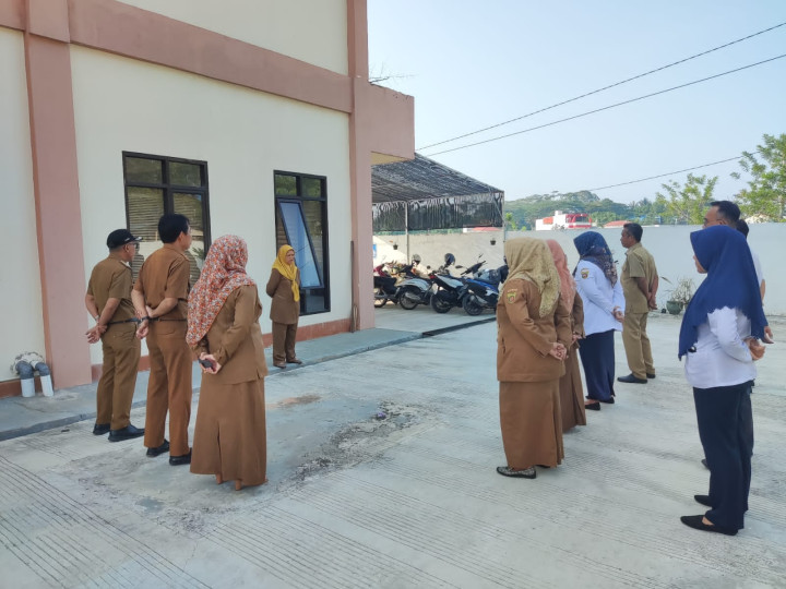 Giat, Senin 04 September 2023 Melaksanakan Apel Senin pagi di kelurahan sempaja barat & enghadiri Rapat Sinergitas Admin Medsos OPD dalam Pengolahan Strategi Komunikasi Pembangunan di Kota Samarinda