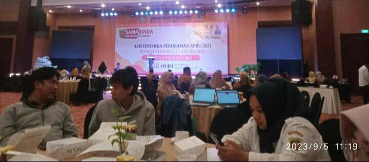 Giat, Selasa 05 September 2023 1. Menghadiri Rapat Focus Group Discussion (FGD) Pemeliharaan dan Penyusutan Arsip di hadiri Seklur & Mengikuti Verifikasi RKA-SKPD Perubahan APBD tahun 2023 di Ballroom Hotel Aston hadiri Bendahara Penunjang dan staf.