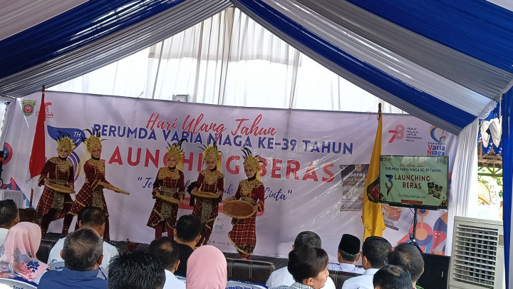 Menghadiri Undangan Hari Ulang Tahun Perusahaan Umum Daerah Varia Niaga Samarinda yang Ke 39 Tahun & dibersamai dengan Launching Produk Beras Bebaya Kantor Utama Perumda Varia Niaga Samarinda