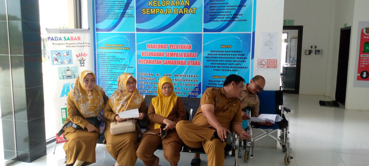 Kedatangan dari TIM Kecamatan Samarinda Utara untuk pengecekan bahan Rapat Koordinasi PEKPPP besok hari untuk kecamatan.