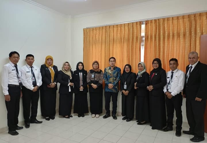 Giat, Senin 11 September 2023 Mengikuti Ujian Seminar Akhir pada kegiatan Pelatihan Kepemimpinan Pengawas Angkatan XIV di Lingkungan Pemerintah Provinsi Kalimantan Timur kelas Kota Samarinda tahun 2023 di Ruang seminar BPSDM Kaltim